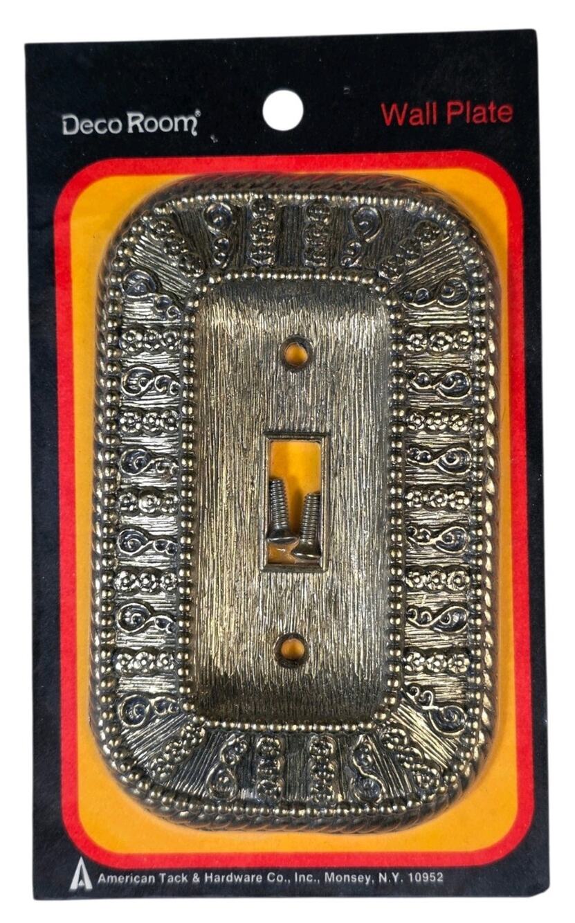 AMERICAN TACK & HARDWARE, CONTESSA 50-DA, ANTIQUE BRASS OUTLET COVER PLATE - NOS